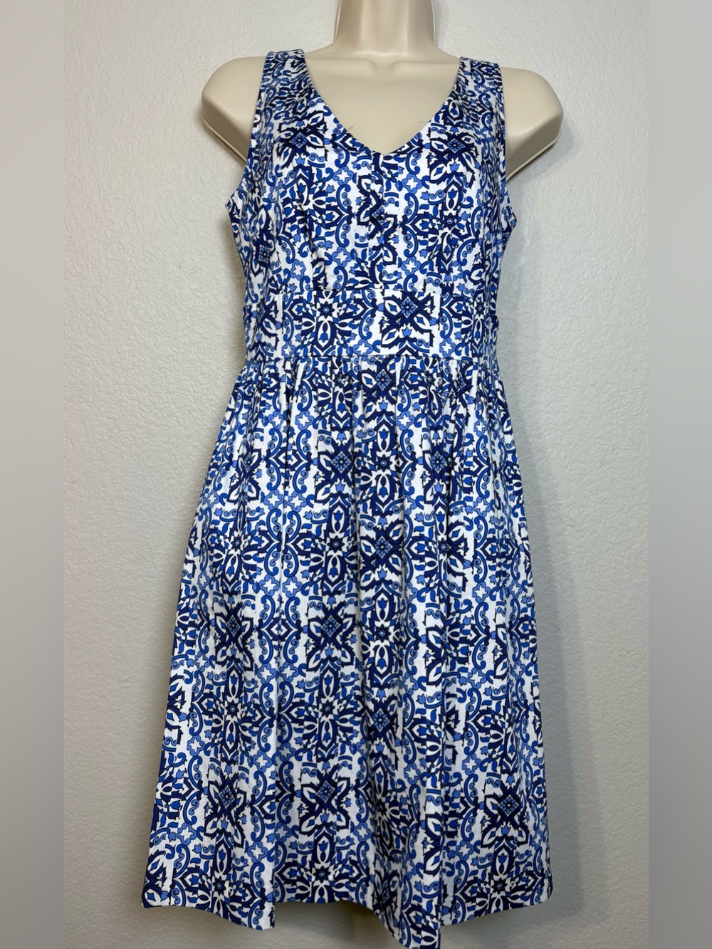 Milly Blue White Floral Tile-Print V-Neck Sleeveless Fit & Flare Dress Pockets 2
